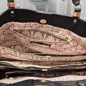 Antik Kraft Black faux leather purse